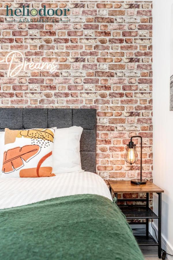 Milton Keynes Apartments, Sleeps Up To 5, Free Parking, Free Wifi & Movies, 7 Mins Drive To Milton Keynes Central Station For Direct Trains To London & The North Exterior photo